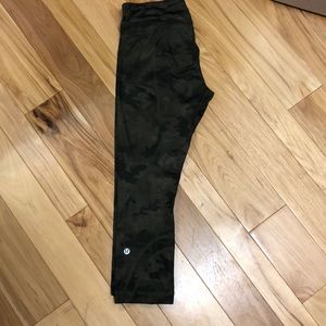 RARE lululemon Inspire Crop